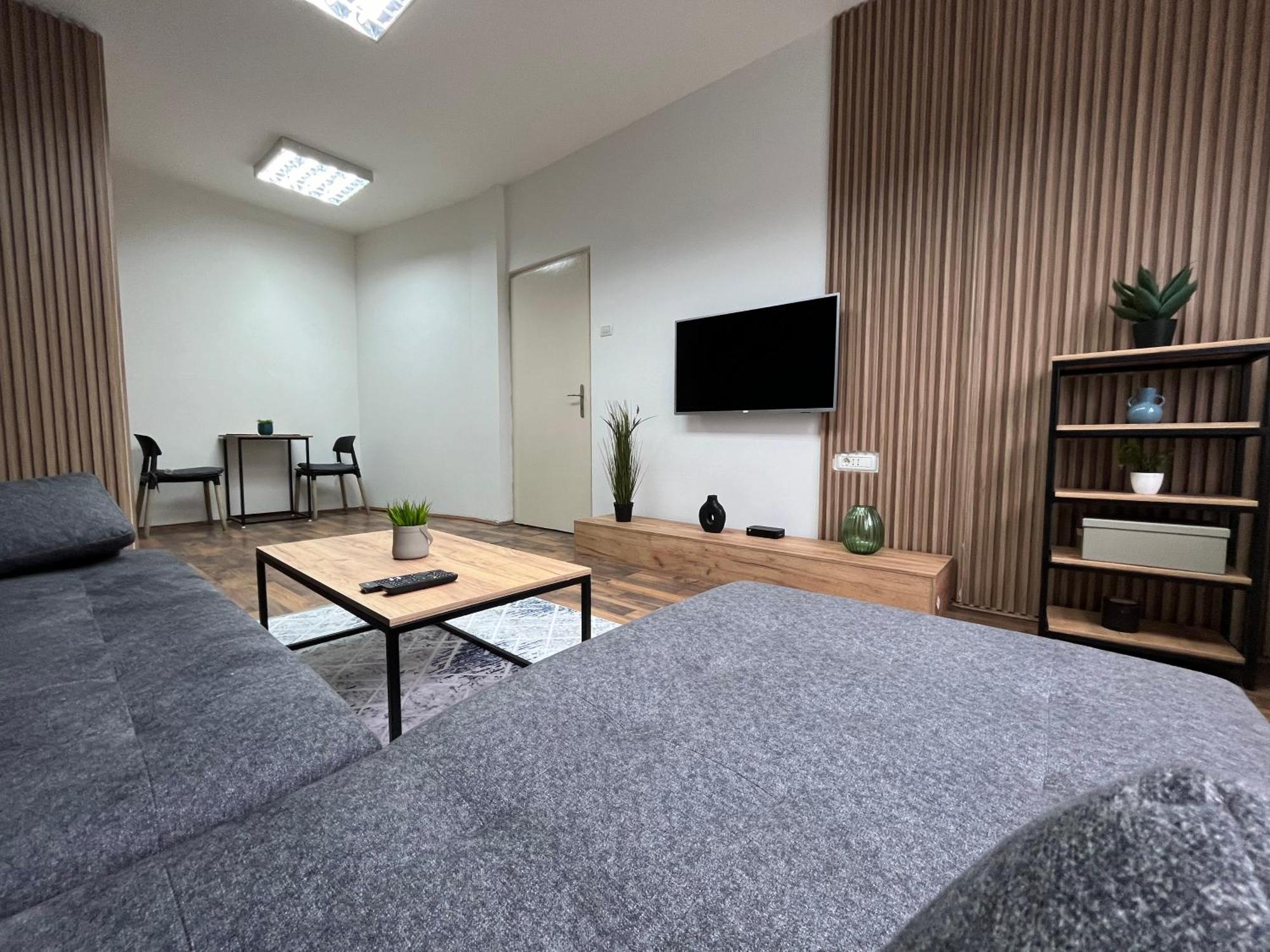 Central M - 5 Apartments Skopje Extérieur photo